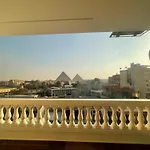 Roone Pyramids View Inn
