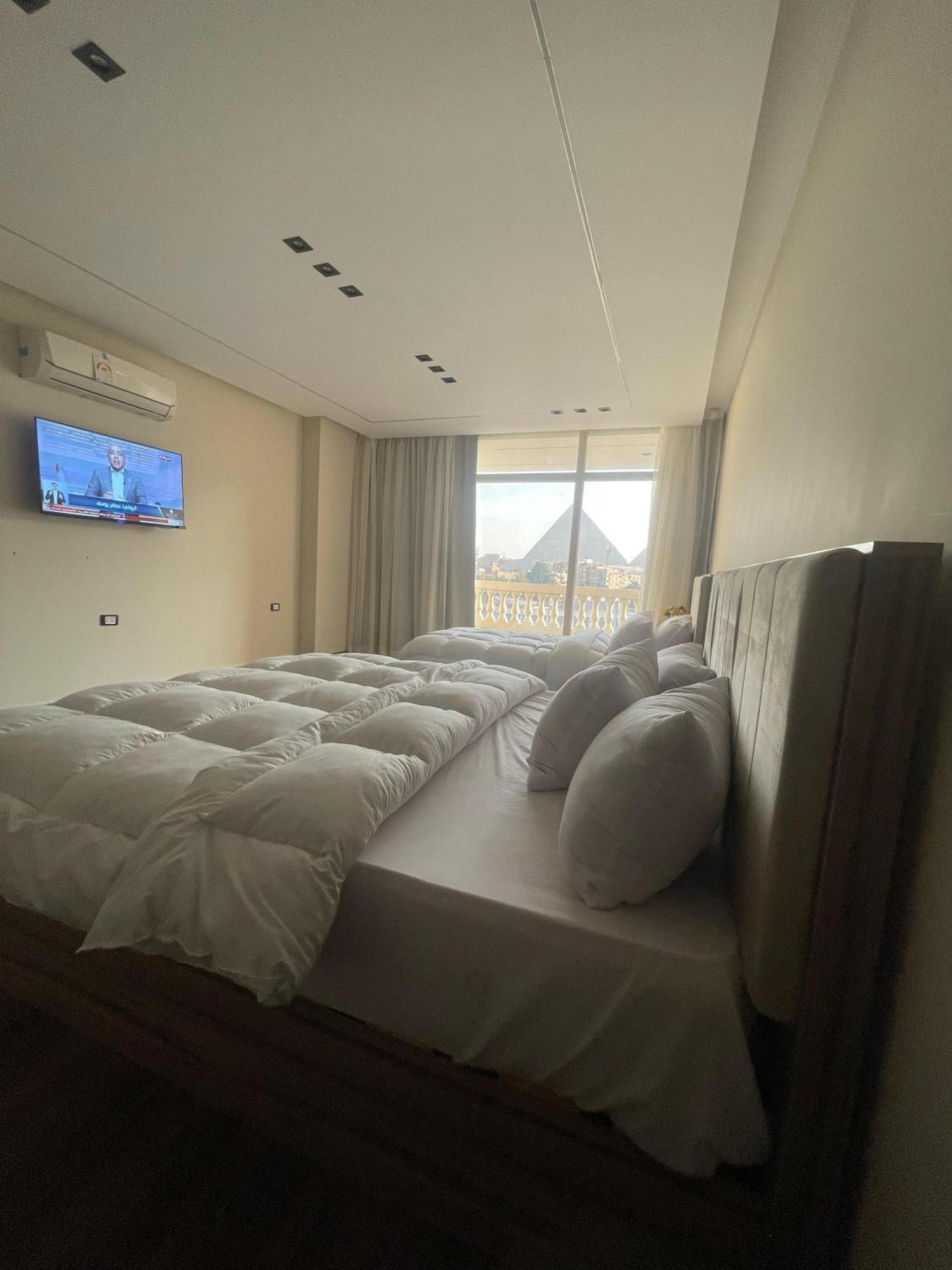 Roone Pyramids View 4* Cairo