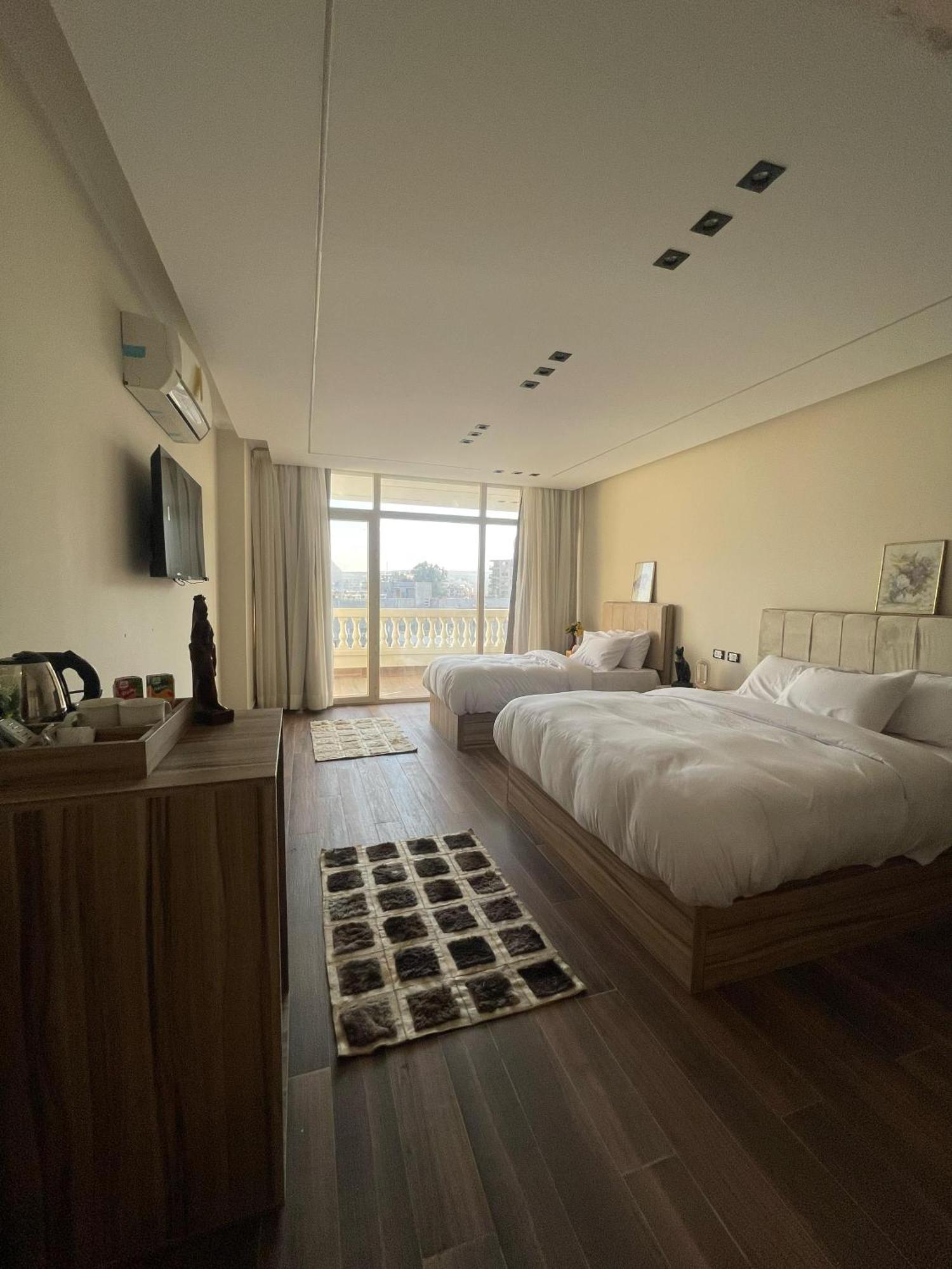 Roone Pyramids View 4* Cairo