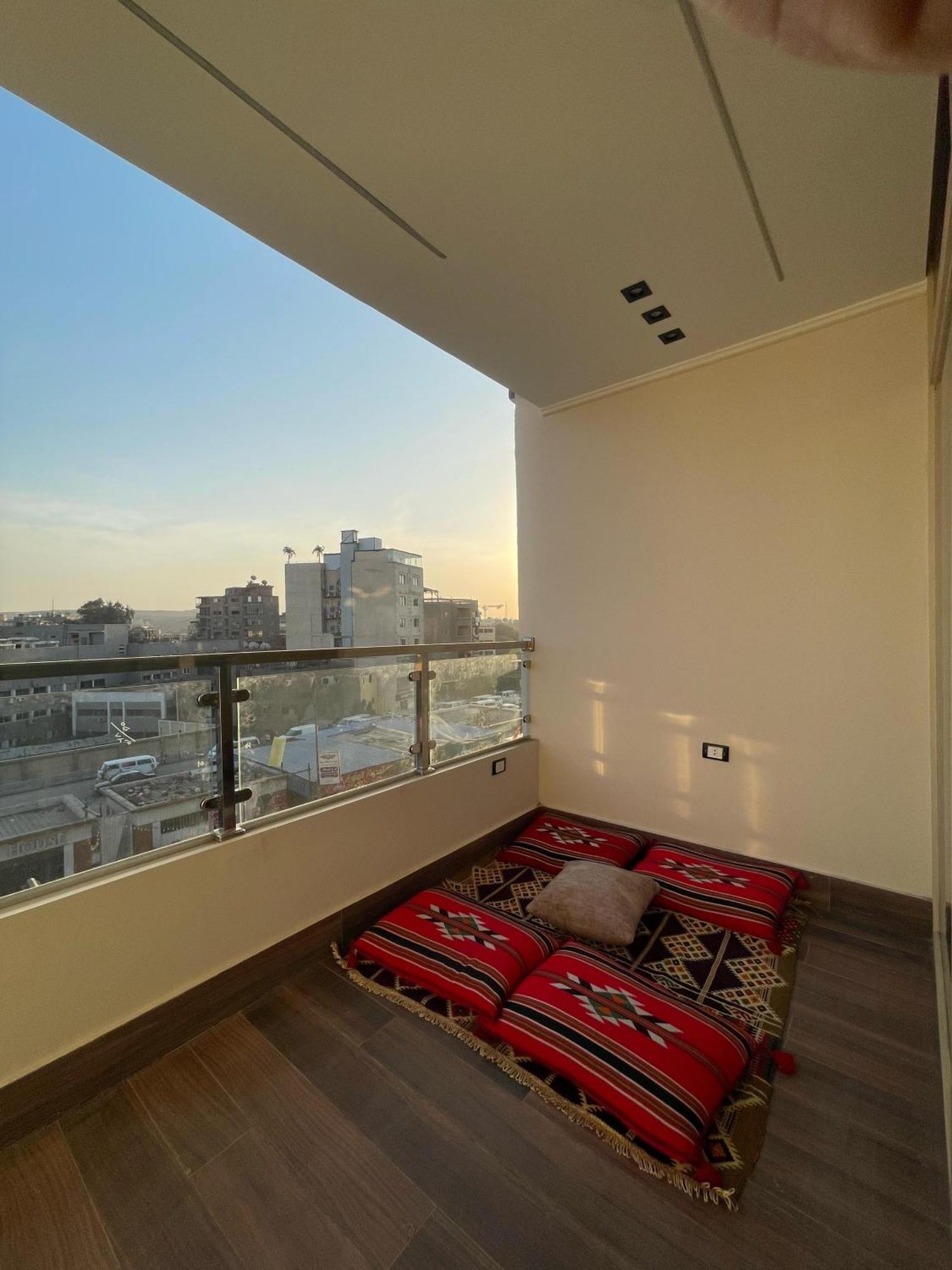 Roone Pyramids View 4*