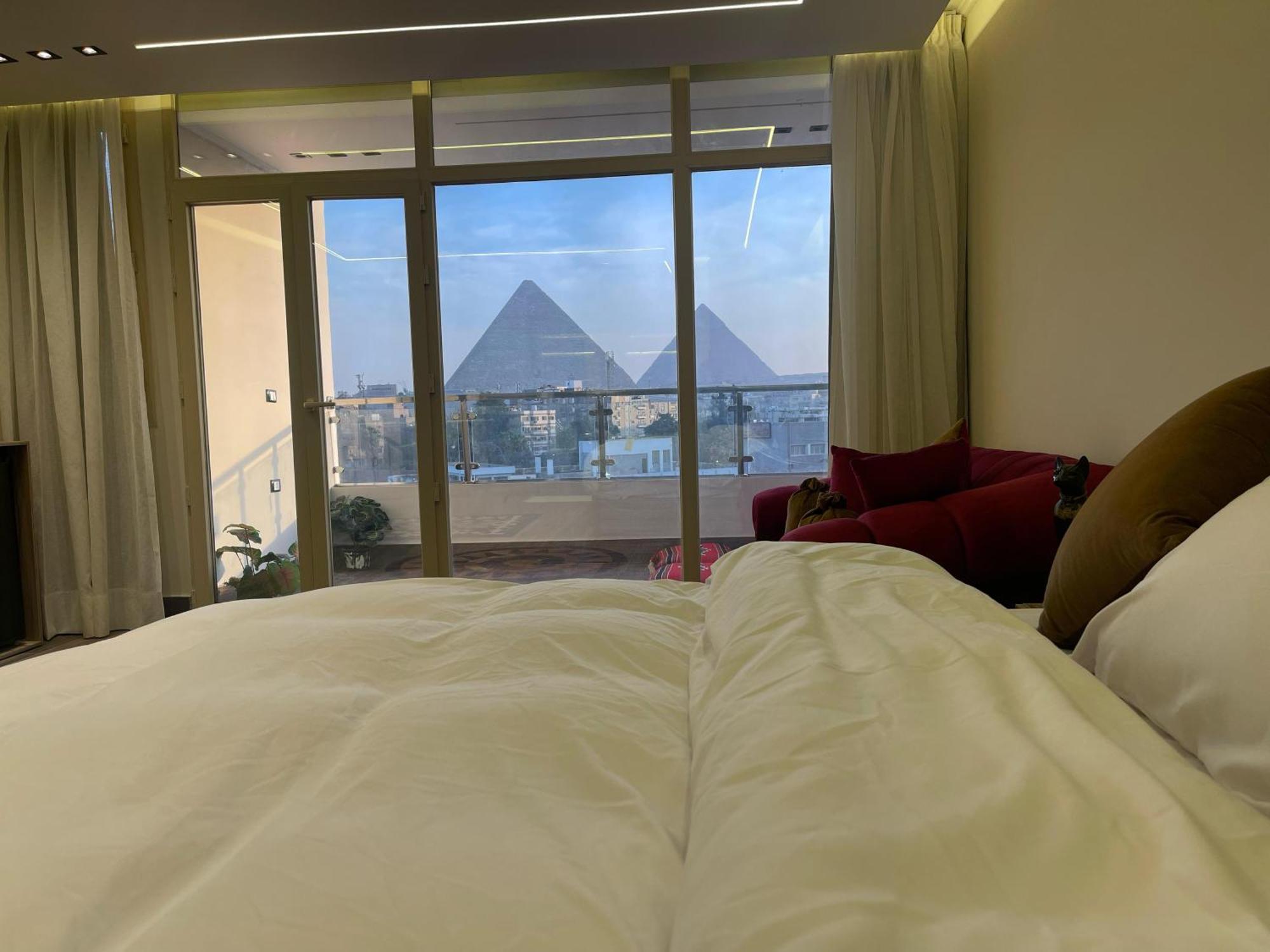 Roone Pyramids View 4* Cairo
