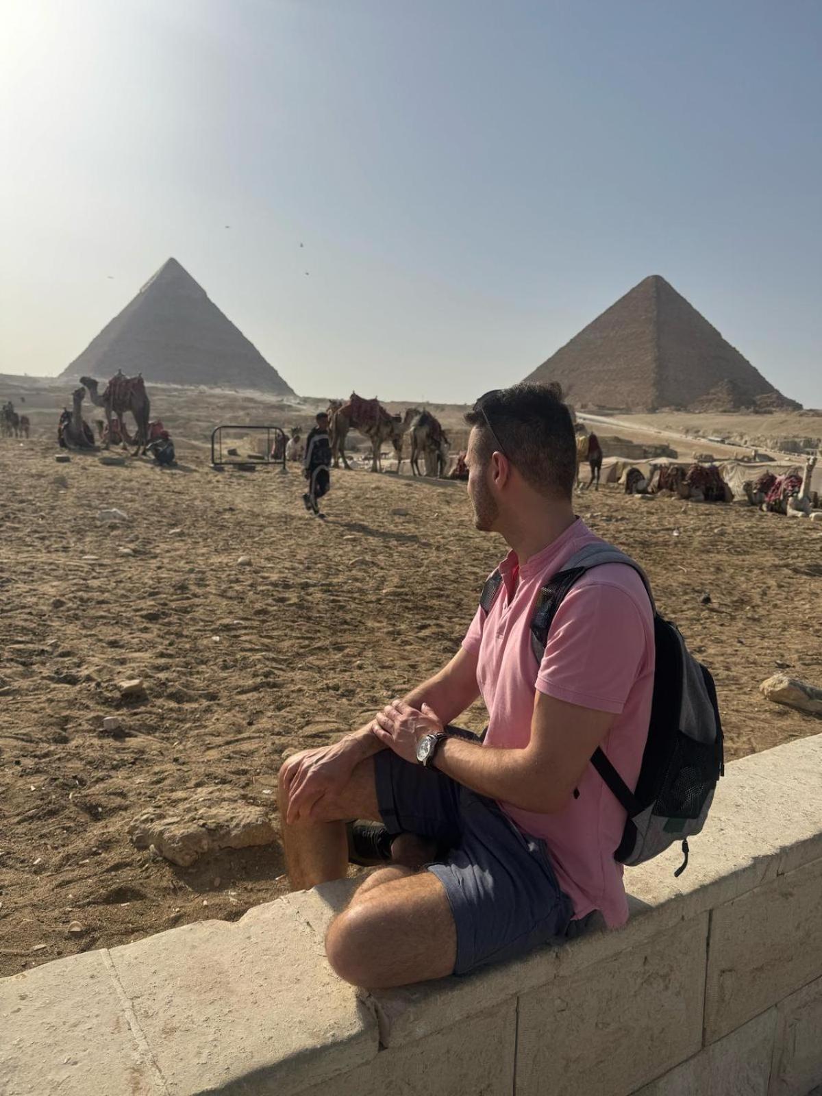 Roone Pyramids View 4*