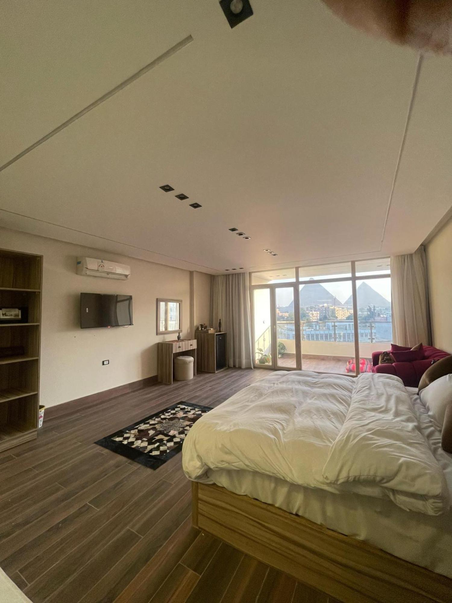 Roone Pyramids View 4* Il Cairo
