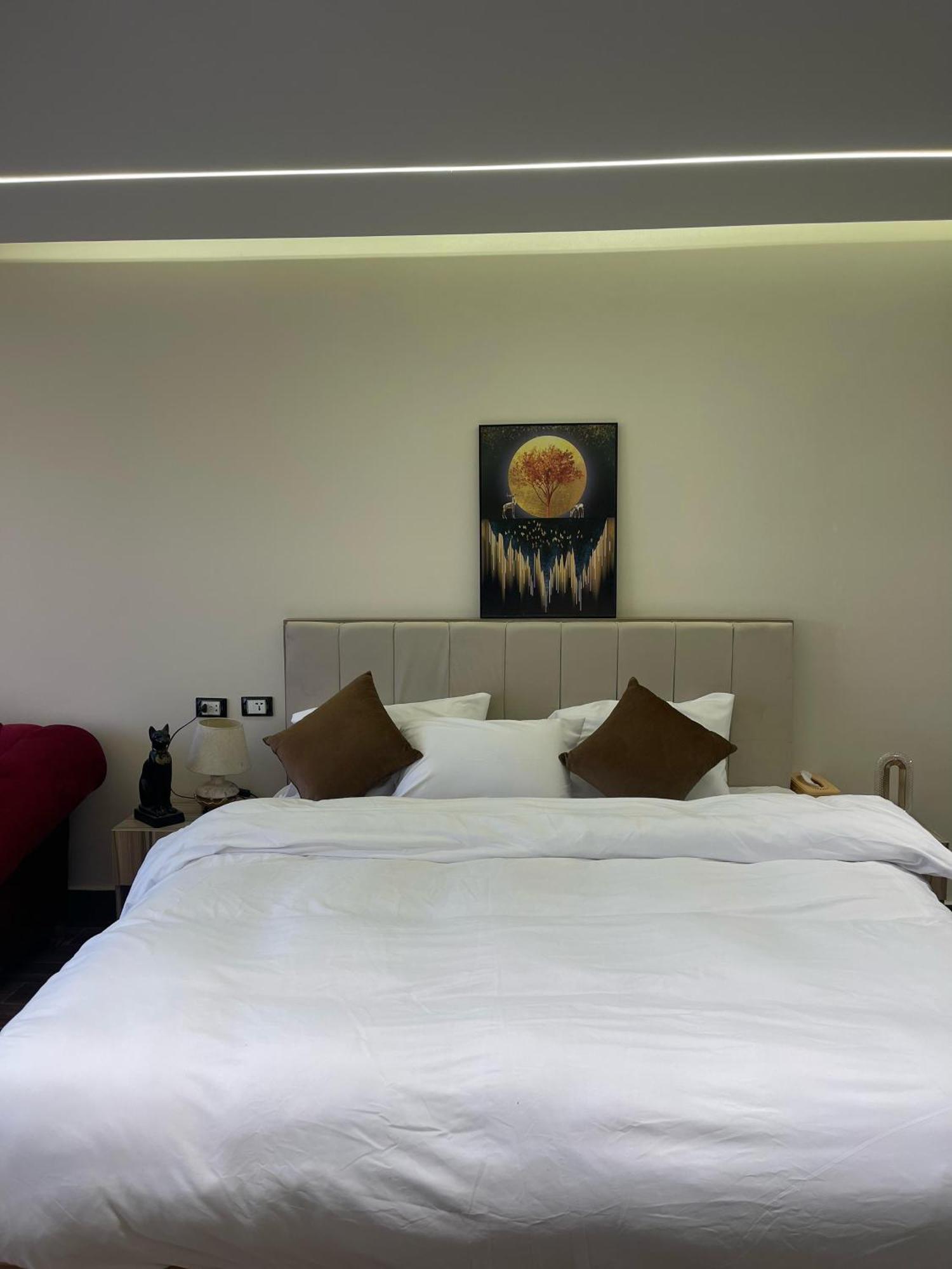 Hotel Roone Pyramids View